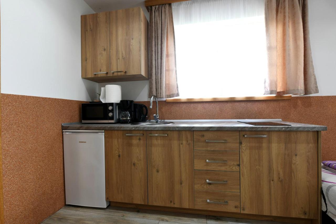 Apartman Jakov Rakovica Exterior photo
